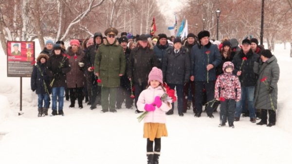 Память солдат шестой роты почтили в Барнауле