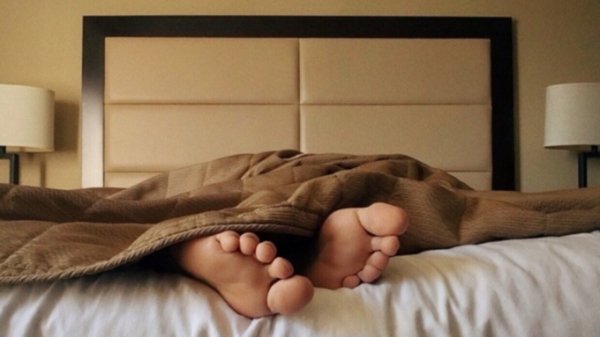 Сомнолог рассказал, сколько можно спать днем и чем опасен пересып