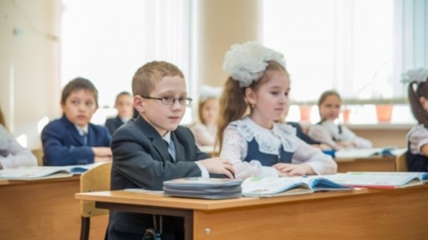 В Барнауле стартовал прием документов для зачисления в первый класс
