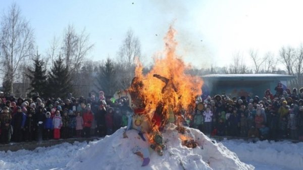 Зачем на Масленицу сжигают чучело и почему раньше ему боялись рисовать лицо?