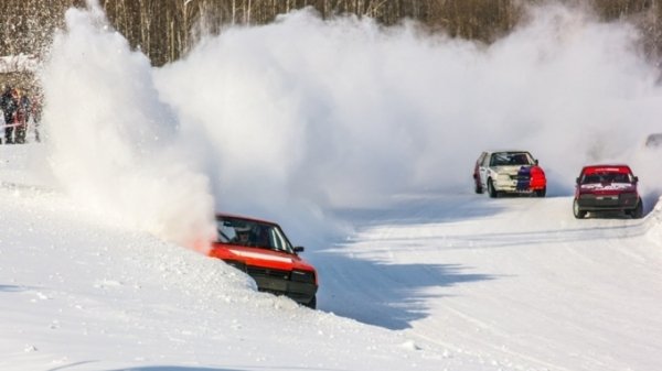 Снежные автогонки пройдут на барнаульском ипподроме в конце февраля