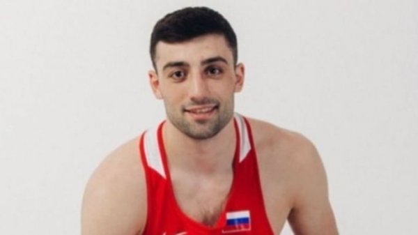 Чемпион России по боксу набросился на сотрудника Росгвардии и сломал ему нос