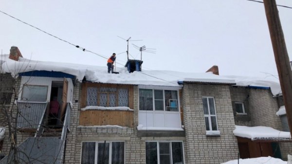 Кто должен чистить крыши от снега и наледи в Барнауле и кому все-таки жаловаться