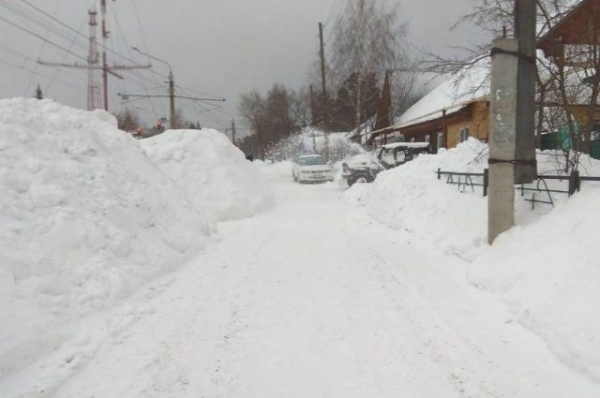 Жители Змеиногорска пожаловались на плохо прочищенные дороги