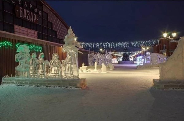 Снежный городок на Мало-Тобольской в Барнауле начали разбирать