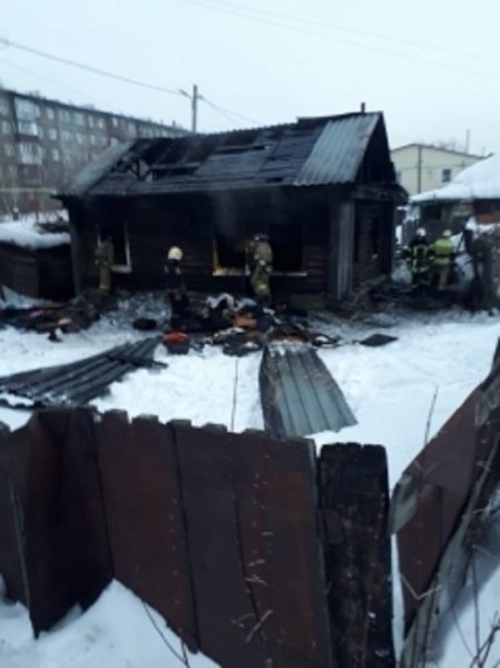 Отец и дочь погибли во время пожара в Барнауле
