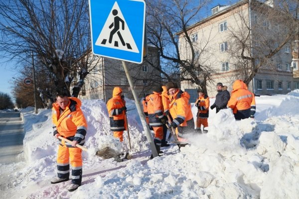 Дорожники Барнаула присоединились к акции ОНФ по очистке города от снега (фото)