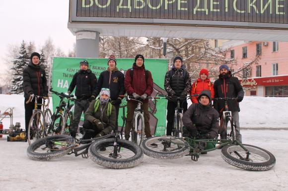 В зимнем Барнауле прошла акция "На работу на велосипеде" (фото)