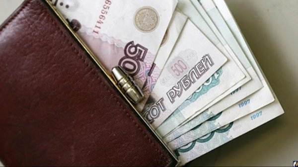 Зарплата в Алтайском крае в прошлом году выросла «на бумаге» на 9,5%