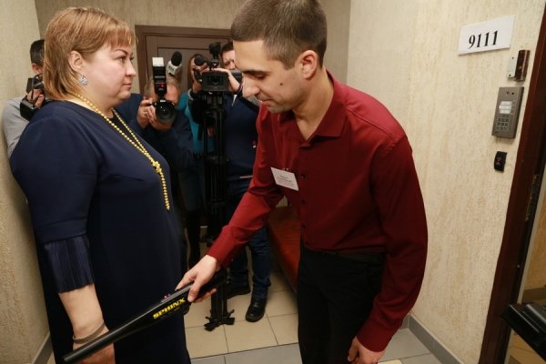Без шпаргалок и телефонов. Как министр с депутатами сдавали госэкзамен в Барнауле