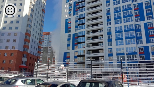 Новую многоэтажку затопило кипятком в Барнауле