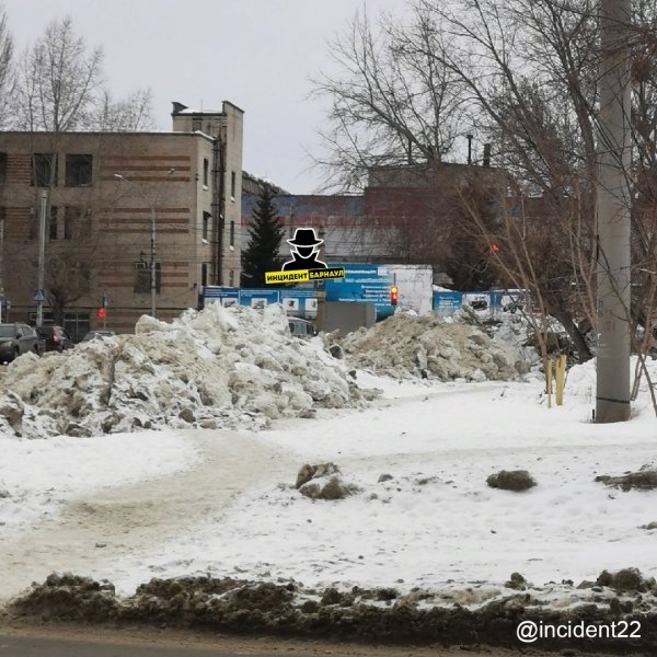 В соцсетях сообщают о несанкционированной снежной свалке на ул. Космонавтов