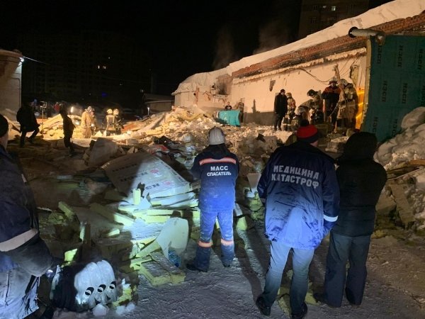 Прокуратура ведет проверку после обрушения крыши кафе в Новосибирске