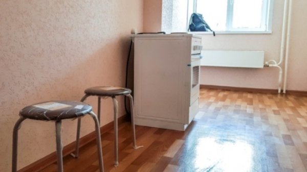 12 сирот получили ключи от новых квартир в Алтайском крае