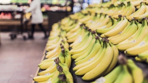 В Роспотребнадзоре рассказали, можно ли заразиться коронавирусом через бананы