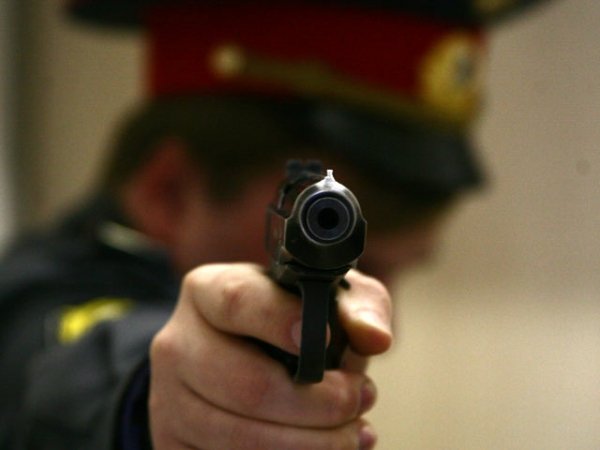 Участковый на Алтае ответным огнём обезвредил стрелявшего из двустволки