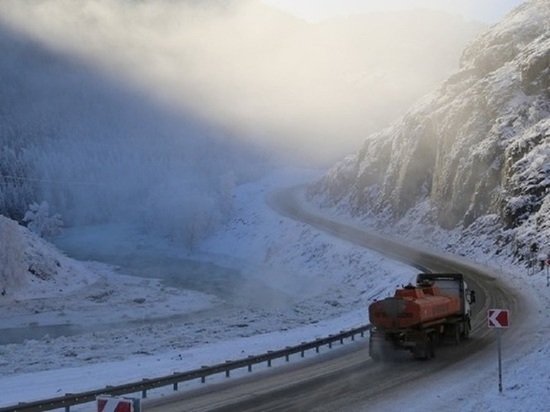 Несколько трасс снова перекрыли в Алтайском крае