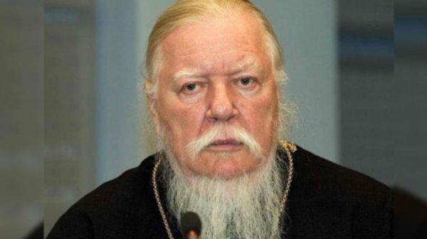 Протоиерей Смирнов напомнил верующим об их праве не повиноваться властям