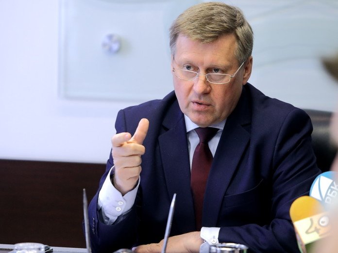 Депутаты новосибирского горсовета в шестой раз одобрили отчет мэра Анатолия Локтя