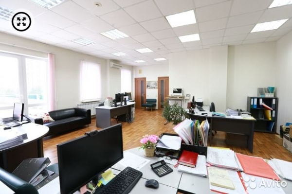 Элитный офис с печкой для пиццы продают в Барнауле