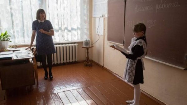 Более 500 педагогов пожелали переехать в села Алтайского края