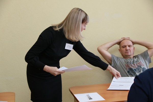 Побывать в шкуре 11-классника: как родители, депутаты и министры сдавали ЕГЭ