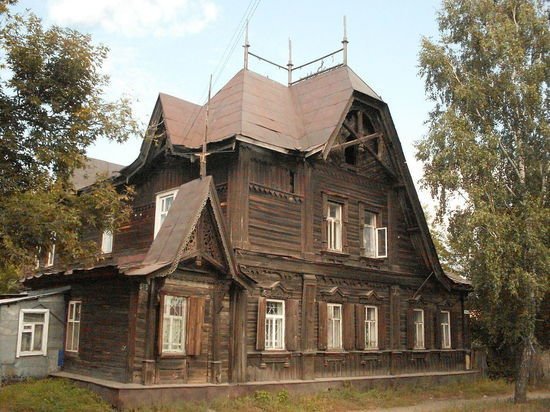 В Барнауле разрушается дом бывшего городского головы Лесневского