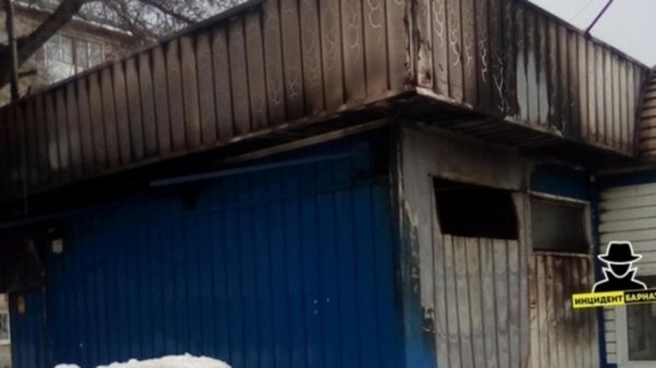 Торговый павильон сгорел из-за замыкания в Барнауле