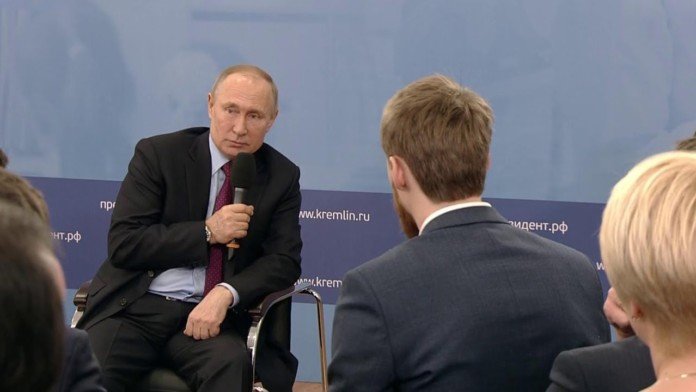 Владимир Путин поддержал идею развития суперкомпьютерных центров в Сибири