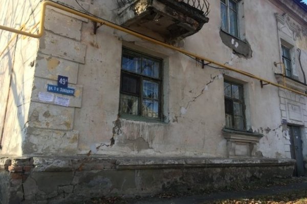 Мэрия Барнаула экстренно предоставила квартиры жильцам «дома-трещины»