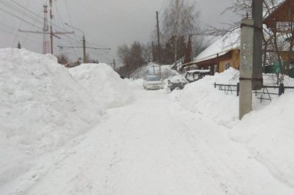 Жители Южного пожаловались на снежные заносы, угрожающие жизни