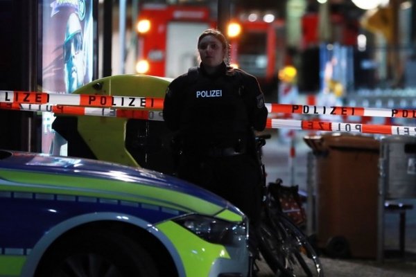 Восемь человек расстреляли в кальянных в Германии