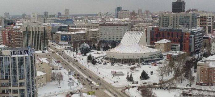 В новосибирском театре «Глобус» из-за пожара эвакуировали 583 человека