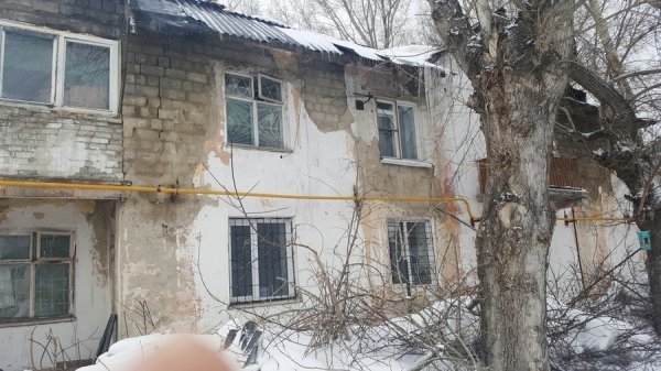 Аварийный дом на Потоке привлек внимание общественников