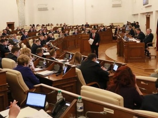 Алтайские депутаты приняли поправки в Конституцию РФ