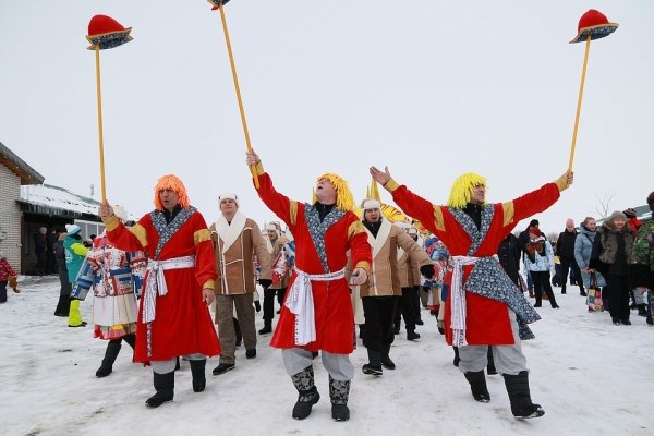 Алтайский губернатор сжег чучело и испек блины