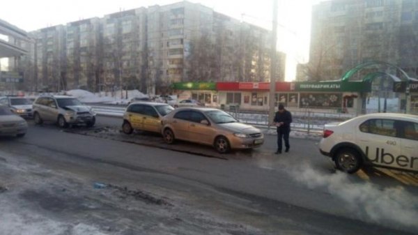 Массовое ДТП произошло на улице Попова в Барнауле