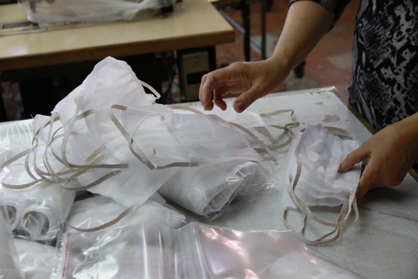 Как в Алтайском крае выпускают антисептик, маски и где будут лечить пациентов с коронавирусом (фото)