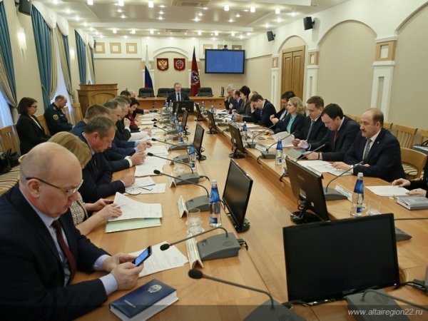 В штабе правительства Алтайского края обсудили тему коронавируса