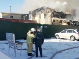 В старом городе сгорело административное здание (фото и видео)