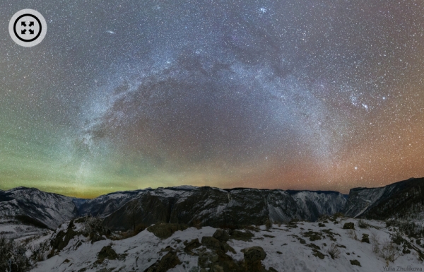 «Наедине со звёздами»: фотограф запечатлел головокружительные ночи Алтая