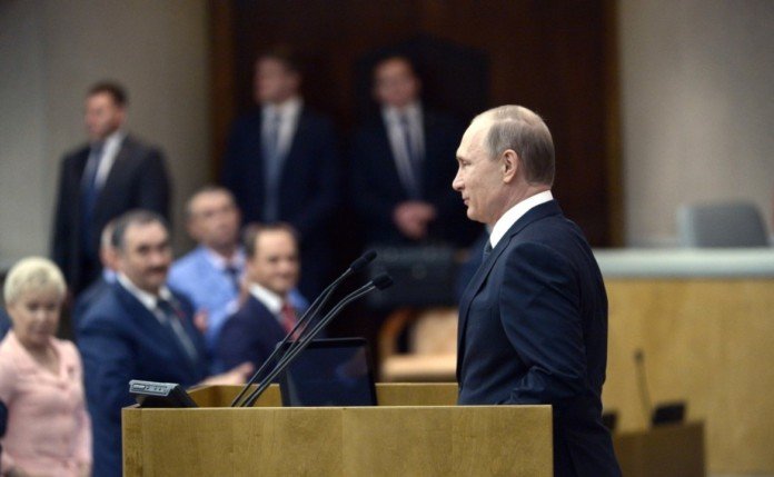Владимир Путин прокомментировал предложение Александра Карелина о проведении досрочных выборов в Госдуму