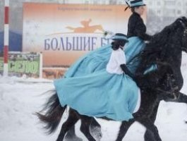 На ипподроме прошли лошадиные скачки (фото)