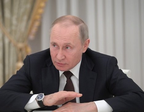 Путин объявил с 28 марта по 5 апреля выходными днями в России