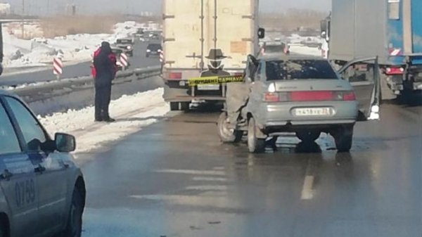 Большая пробка собралась за новым мостом в Барнауле