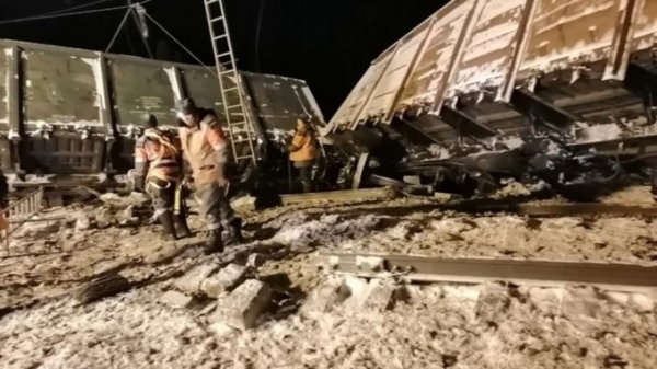 12 вагонов поезда сошли с рельсов в Забайкалье