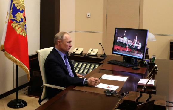 Путин потребовал исполнения "антивирусных поручений" от региональной власти