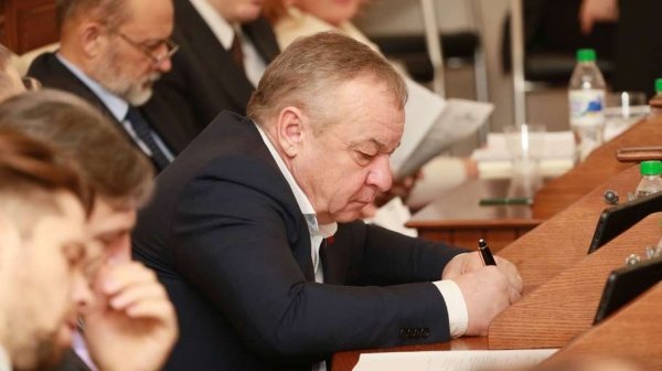 Суд готов оценить претензии к депутату АКЗС из-за его московской квартиры