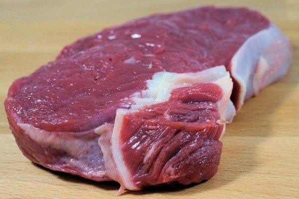 Пенсионерка из Рубцовска попыталась украсть кусок мяса перед 8 марта