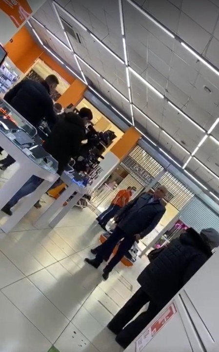 Глава Кузбасса лично потребовал вывести посетителей магазина в ТЦ в Новокузнецке